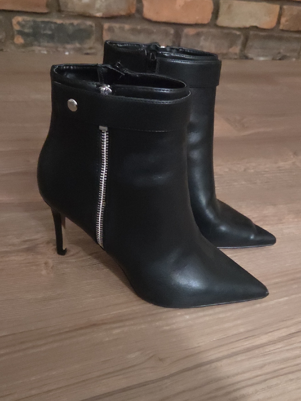 Women's Black Pointed Toe Ankle Boots with Side Zipper